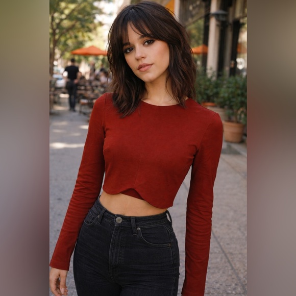 Aritzia Tops - Talula Crop Top